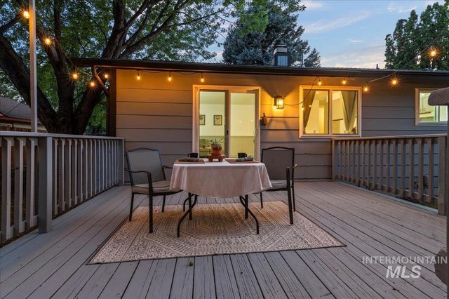 830 S Haskett St, Mountain Home, ID 83647