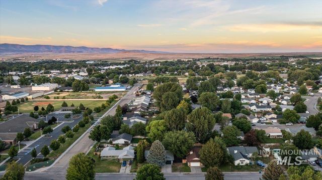 830 S Haskett St, Mountain Home, ID 83647
