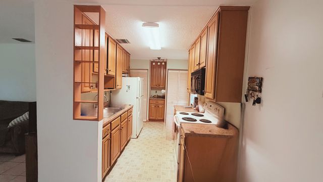 2573 NW 58th Avenue, Margate, FL 33063