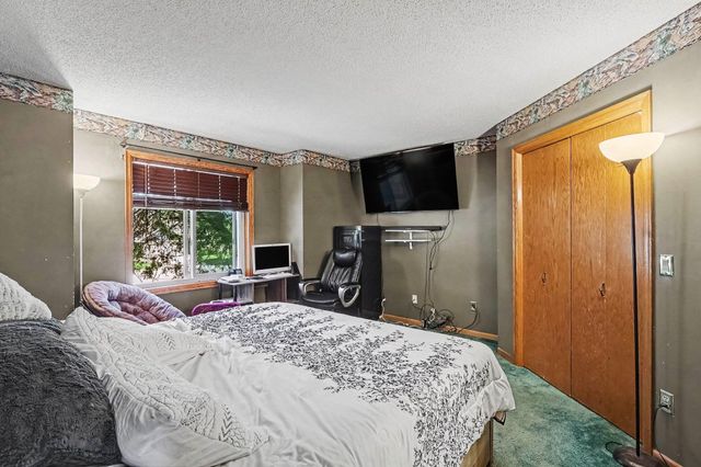 7850 Grinnell Court E, Lakeville, MN 55044