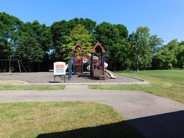 7850 Grinnell Court E, Lakeville, MN 55044