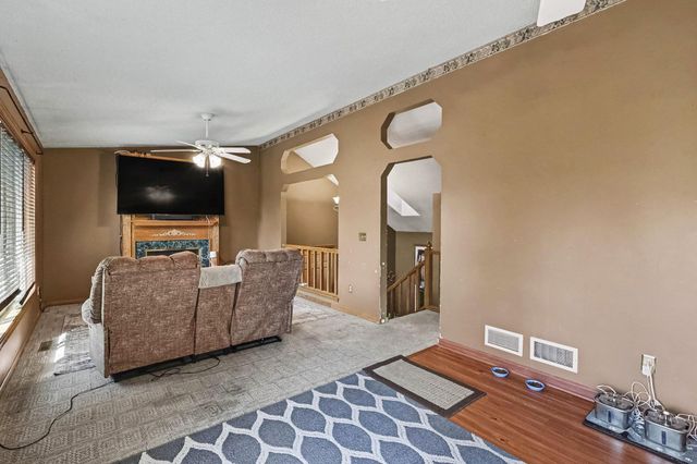 7850 Grinnell Court E, Lakeville, MN 55044