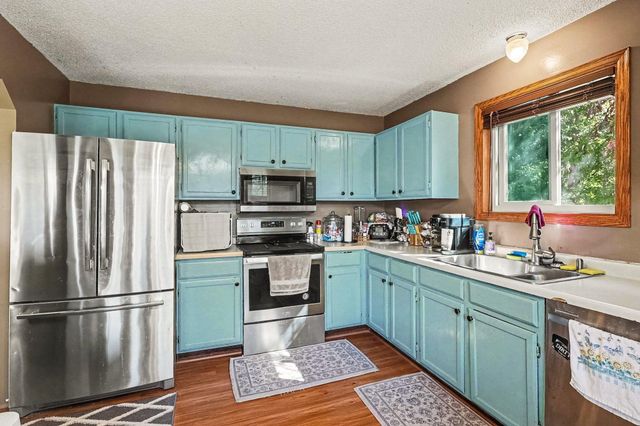 7850 Grinnell Court E, Lakeville, MN 55044