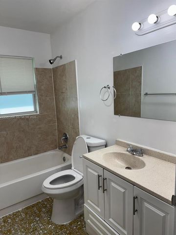 1746 N 3rd Avenue N 10, Lake Worth, FL 33460