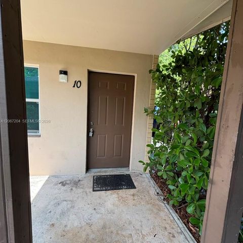 1746 N 3rd Avenue N 10, Lake Worth, FL 33460