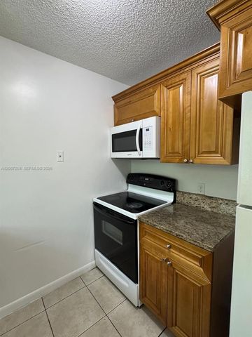 1746 N 3rd Avenue N 10, Lake Worth, FL 33460