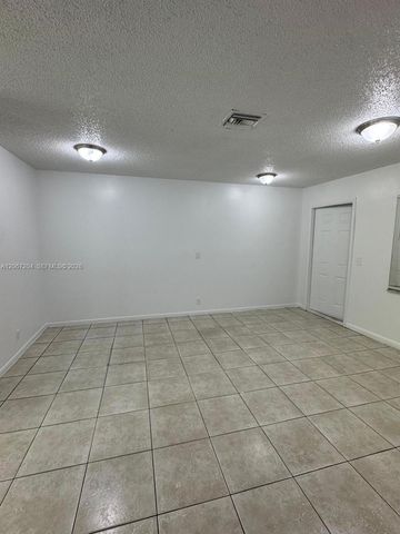 1746 N 3rd Avenue N 10, Lake Worth, FL 33460