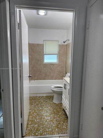 1746 N 3rd Avenue N 10, Lake Worth, FL 33460