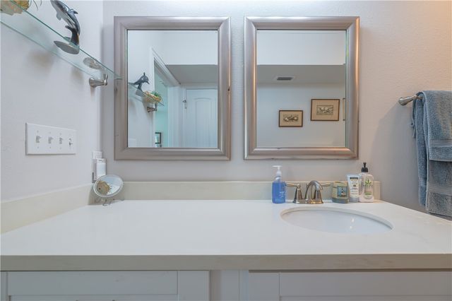 620 S Fulton Beach 708, Rockport, TX 78382