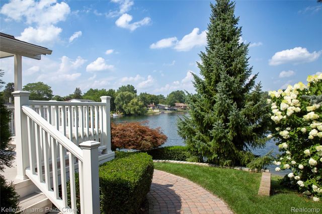 1839 Smallbrook Drive, Troy, MI 48085