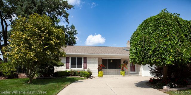 1839 Smallbrook Drive, Troy, MI 48085