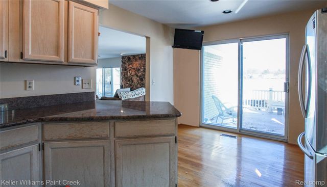 1839 Smallbrook Drive, Troy, MI 48085