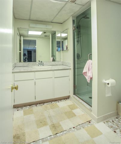 1839 Smallbrook Drive, Troy, MI 48085