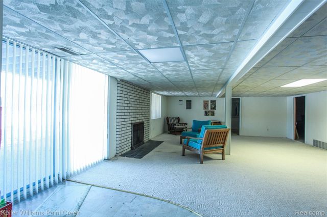 1839 Smallbrook Drive, Troy, MI 48085