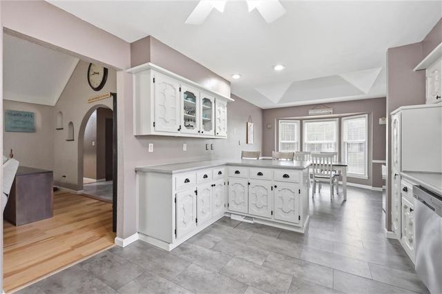 1008 SW Hiawatha Drive, Blue Springs, MO 64015