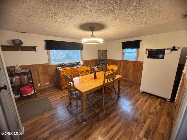 24521 Maple Street, Stony Ridge, OH 43463