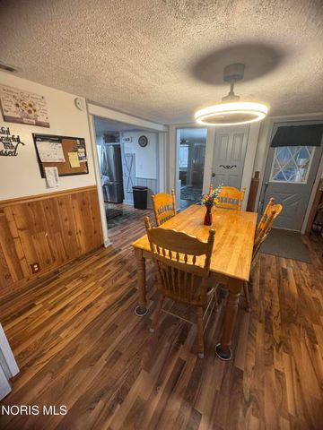 24521 Maple Street, Stony Ridge, OH 43463