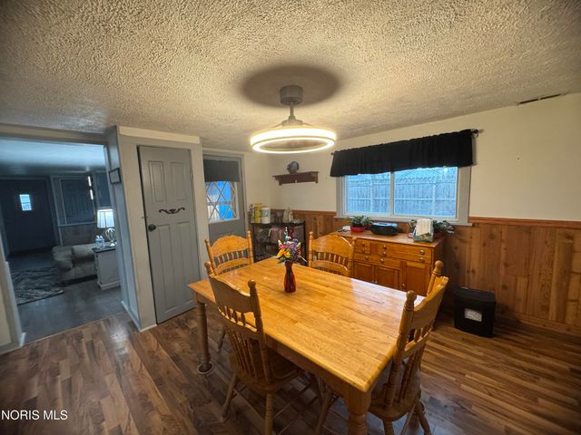 24521 Maple Street, Stony Ridge, OH 43463