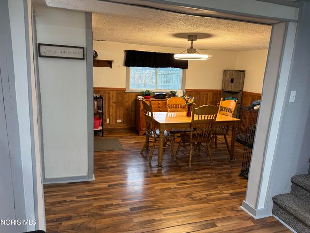 24521 Maple Street, Stony Ridge, OH 43463