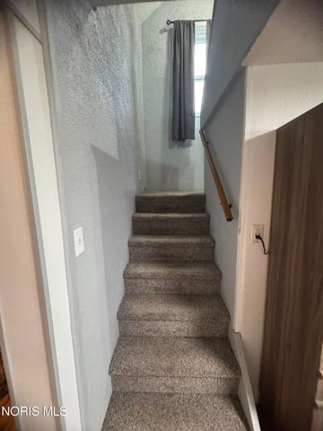 24521 Maple Street, Stony Ridge, OH 43463