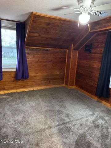 24521 Maple Street, Stony Ridge, OH 43463