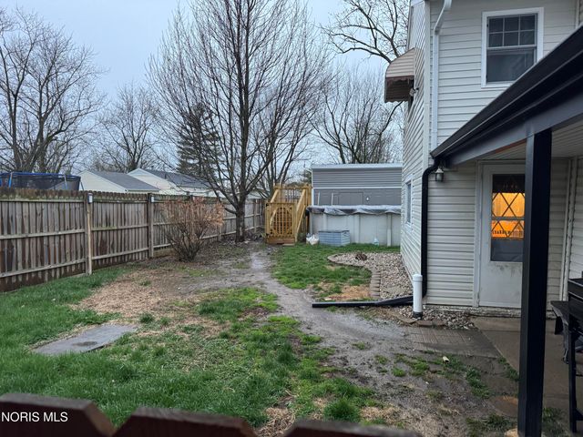 24521 Maple Street, Stony Ridge, OH 43463