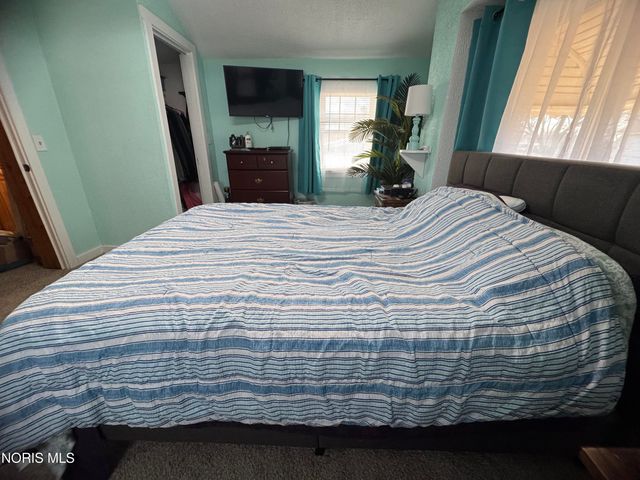 24521 Maple Street, Stony Ridge, OH 43463