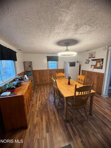 24521 Maple Street, Stony Ridge, OH 43463