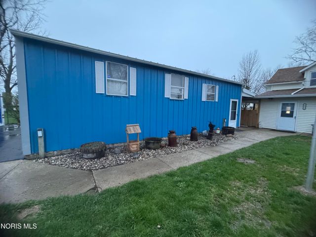 24521 Maple Street, Stony Ridge, OH 43463