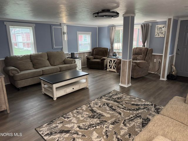 24521 Maple Street, Stony Ridge, OH 43463