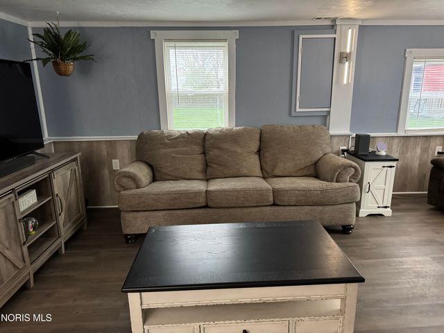 24521 Maple Street, Stony Ridge, OH 43463