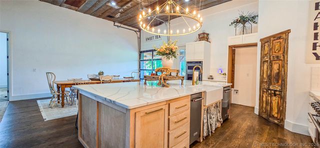 418529 E 1110 Road, Checotah, OK 74426