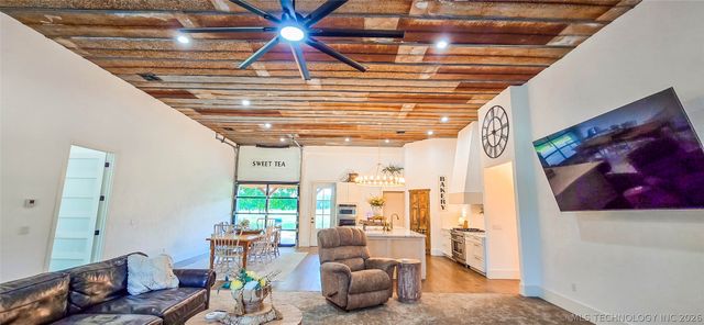 418529 E 1110 Road, Checotah, OK 74426