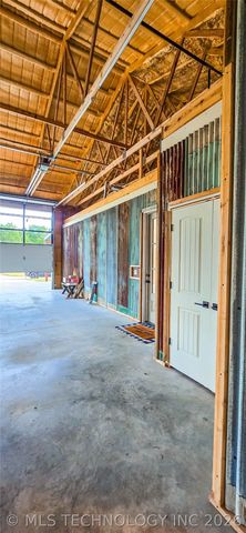 418529 E 1110 Road, Checotah, OK 74426