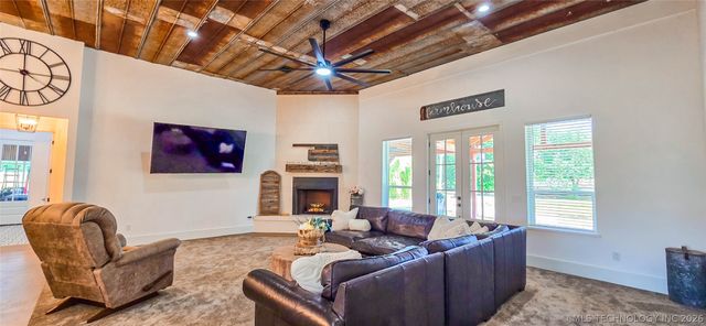 418529 E 1110 Road, Checotah, OK 74426