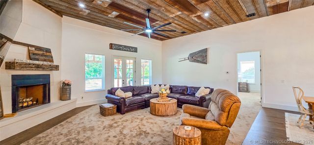 418529 E 1110 Road, Checotah, OK 74426