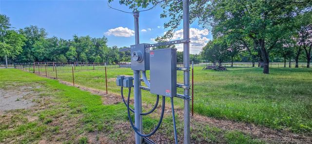418529 E 1110 Road, Checotah, OK 74426