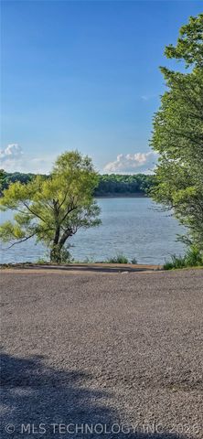 418529 E 1110 Road, Checotah, OK 74426
