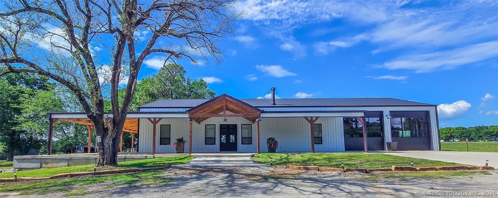 418529 E 1110 Road, Checotah, OK 74426