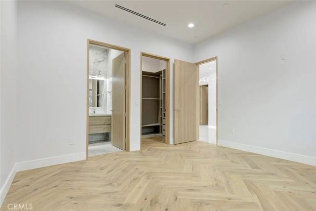 14955 Hartsook, Sherman Oaks, CA 91403