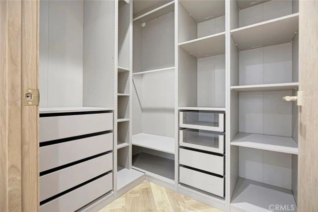 14955 Hartsook, Sherman Oaks, CA 91403