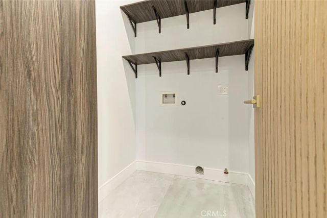 14955 Hartsook, Sherman Oaks, CA 91403