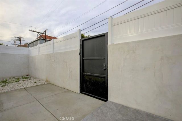 14955 Hartsook, Sherman Oaks, CA 91403