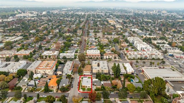 14955 Hartsook, Sherman Oaks, CA 91403