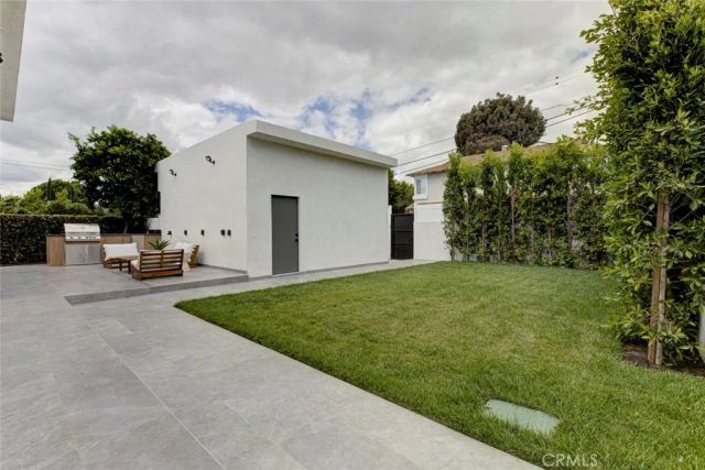 14955 Hartsook, Sherman Oaks, CA 91403