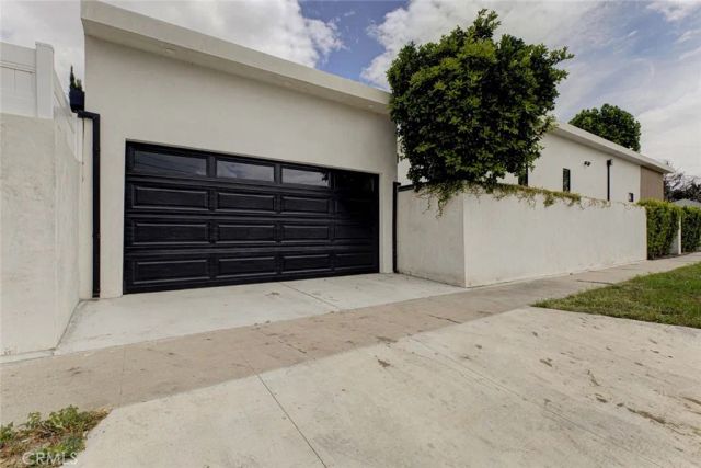 14955 Hartsook, Sherman Oaks, CA 91403