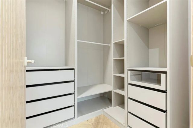 14955 Hartsook, Sherman Oaks, CA 91403