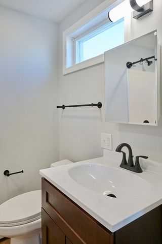 76 Railroad Ave 1, Salisbury, MA 01952