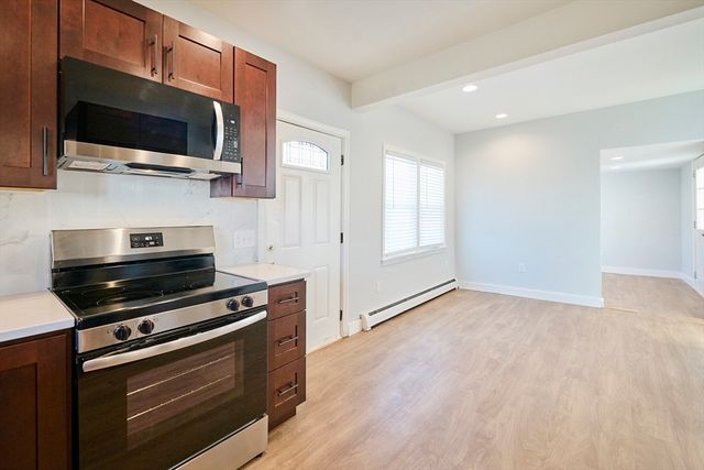 76 Railroad Ave 1, Salisbury, MA 01952
