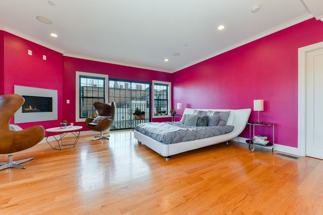 350 W Broadway 10, Boston, MA 02127